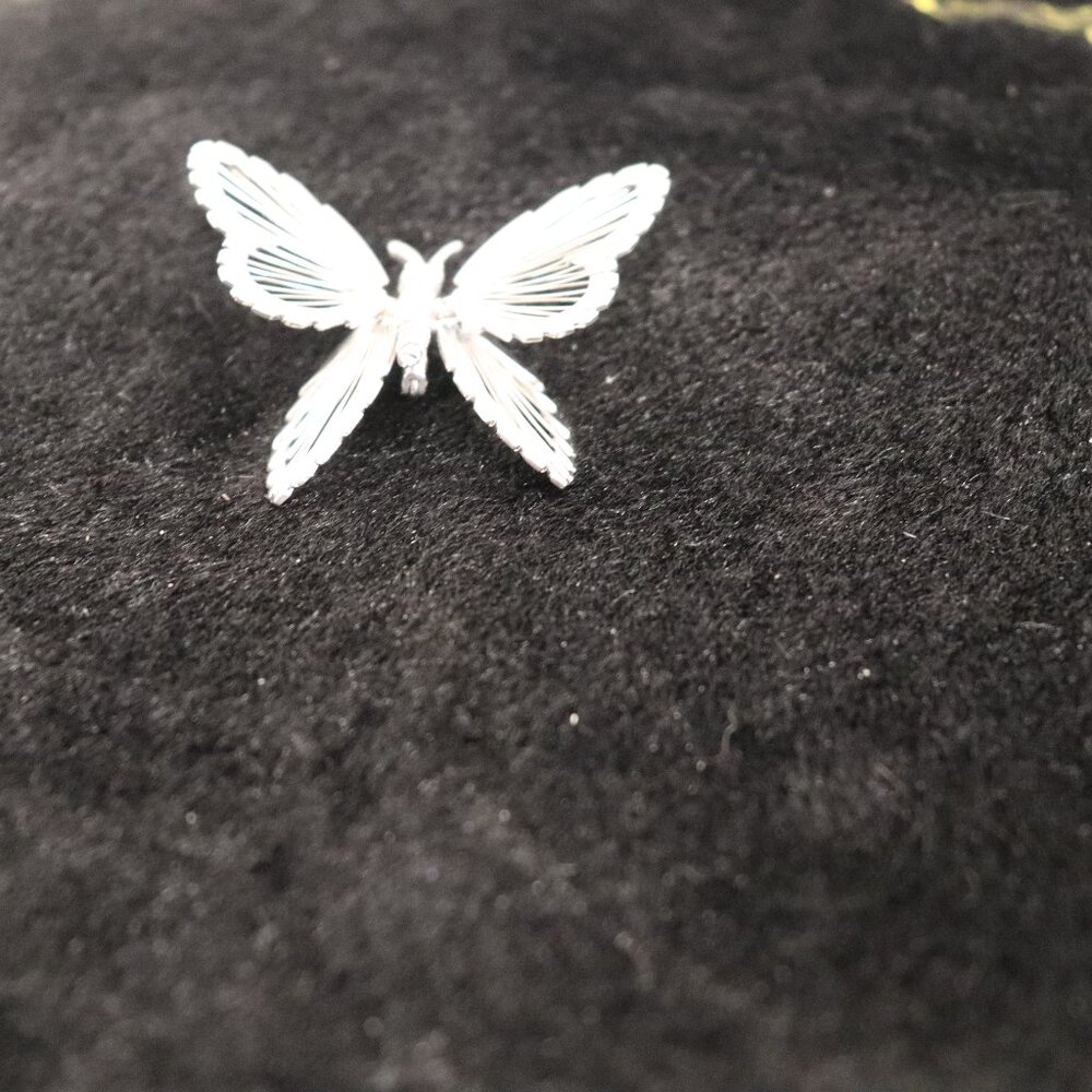 Monet Silvertone Brooch Pin Monet Menagerie Butterfly Wire Spinneret Butterfly